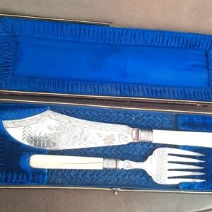 1880s asthetic movement Fish Servers